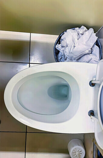 https://blockeddrainsbrentwood.com.au/uploads/2025/07/blocked-toilet-31722.jpg